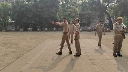 Kanpur: संयुक्त पुलिस आयुक्त ने किया फायरिंग अभ्यास, सटीक निशानेबाजी और सुरक्षा मानकों के दिए निर्देश Kanpur JCP conducted firing practice gave instructions on accurate shooting and safety standards