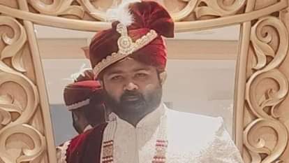 Moradabad: मंगेतर ने अपने प्रेमी से कर ली शादी, सदमे में युवक ने कर ली आत्महत्या, अब पुलिस को इन लोगों की तलाश Moradabad: Fiancee marries her lover, young man dies of shock, case filed against accused