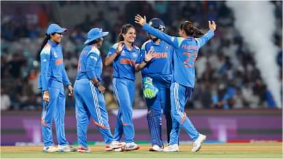 Womens World Cup: शीर्ष पर जगह पक्की करने उतरेंगे ऑस्ट्रेलिया-द. अफ्रीका, इस कारण भारत के लिए अहम है मुकाबला Women's World Cup: Australia and South Africa will look to secure their top spot this match crucial for India