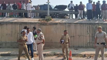 सोनीपत में पिता-पुत्र की हत्या: स्कार्पियो सवार बदमाशों ने मारी गोली, भागते समय गाड़ी डिवाइडर से टकराई Two Youth Shot Dead in Sonipat