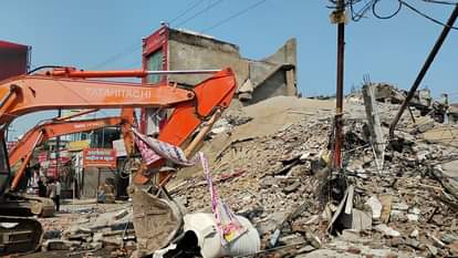 Meerut: बीजेपी नेताओं पर भड़के 661/6 कॉम्प्लेक्स के व्यापारी, आज से धरना; कमिश्नर के आदेश पर अवमानना संभव Meerut: Traders of 661/6 Complex enraged at BJP leaders, sit-in protest from today