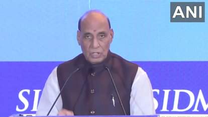 Defence: 'अनुसंधान और विकास के बिना आगे नहीं बढ़ सकता कोई भी देश...', रक्षा विनिर्माताओं से बोले राजनाथ सिंह No country can progress without research and developmen Rajnath Singh told defence manufacturers