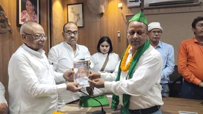 Bihar : तेजस्वी यादव की घोषणा करते अति पिछड़ा वर्ग के कई नेता पार्टी में हुए शामिल, सरकार बनाने का किया दावा Bihar Election : many EBC leaders joined rjd party tejaswi yadav announcement Bihar Assembly Election 2025