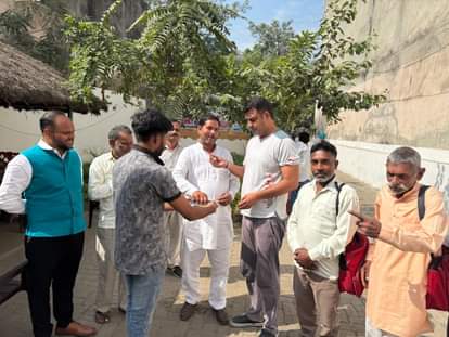 गन्ना मूल्य बढ़ोतरी: BKU प्रवक्ता राकेश टिकैत बोले-लागत के हिसाब से भाव बढ़ाए सरकार, पढ़ें-क्या बोले जयंत? Rakesh Tikait Says Sugarcane Price Hike Not Enough, Demands Rate Based on Actual Cost