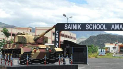 AISSEE 2026: बच्चे को सैनिक स्कूल से पढ़ाने का है सपना, तो तुरंत भर दें एडमिशन फॉर्म; बेहद करीब है अंतिम तिथि AISSEE 2026: Last Date for Sainik School Admission Form October 30, Fee Payment Till Oct 31