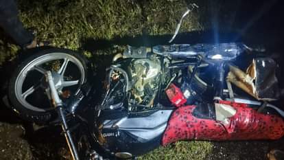 कबीरधाम में भीषण सड़क हादसा: अज्ञात वाहन की टक्कर से दो पुरुष और एक महिला की दर्दनाक मौत Two men and a woman died tragically after being hit by an unknown vehicle in Kabirdham