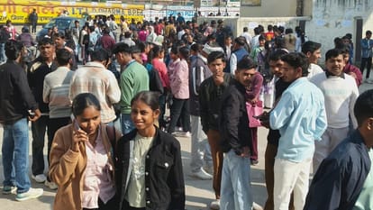 यूपी: प्रदेश के छात्रों के लिए खुशखबरी, कक्षा 9 और 10 विद्यार्थियों की बढ़ी छात्रवृत्ति, जानिए क्या होगा बदलाव UP: Good news for students in the state, scholarships for Class 9 and 10 students have been increased, with t