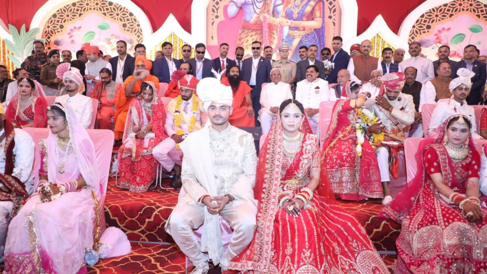 Ujjain News: सामूहिक सम्मेलन में निकली CM मोहन यादव के बेटे अभिमन्यु की बारात, 22 जोड़ों के साथ आज लेंगे फेरे MP CM Mohan Yadav Son Abhimanyu Baraat Joins Samuhik Vivah 22 Couples to Tie Knot in Ujjain