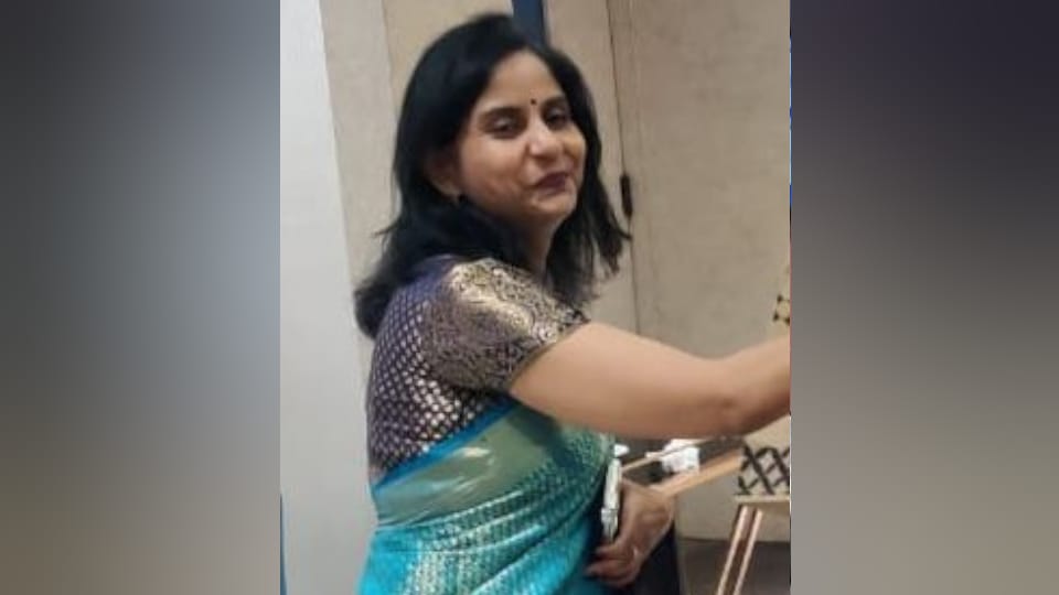 UP: 'वो बेटियों संग...', लिव इन पार्टनर ने इसलिए किया इंजीनियर लवर का कत्ल; महिला ने बताई चौंकाने वाली कहानी Girlfriend kills engineer In lucknow Troubled by molestation mother and daughters committed murder an engineer