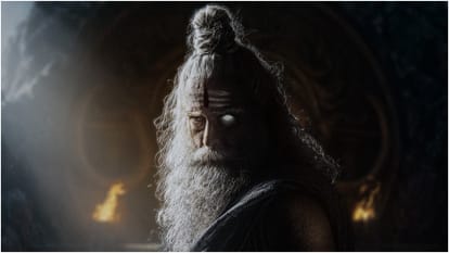 चर्चाओं के बीच ‘महाकाली’ से सामने आई अक्षय खन्ना की बीटीएस तस्वीर, इस अंदाज में दिखे एक्टर; निभाएंगे ये किरदार Amid Drishyam Controversy Akshaye Khanna BTS Picture From Mahakali Set He Plays Shukracharya In The Movie