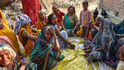 UP: पोते ने दादा की गर्दन पर चापड़ से वारकर की हत्या, इस वजह से उतारा माैत के घाट; भीड़ ने आरोपी को पकड़ा Grandson kills grandfather by hitting him on neck with an axe mob apprehends accused in ghazipur