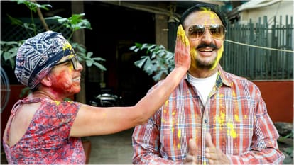 Holi 2026: होली की मस्ती में डूबे बॉलीवुड सितारे; फैंस के साथ शेयर कीं सेलिब्रेशन की रंग-बिरंगी तस्वीरें Holi 2026: Raveena Tandon To Vicky Katrina Kaif Kriti Sanon Varun Dhawan shares their Holi festivities Photos