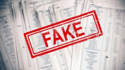 Kanpur: पिता का नाम रामपाल, रंग बहादुर का बेटा बन 29 साल की नौकरी, कॉलेज का चतुर्थ श्रेणी कर्मचारी बर्खास्त Kanpur Father name is Rampal son of Rang Bahadur worked for 29 year fourth class employee of college dismissed