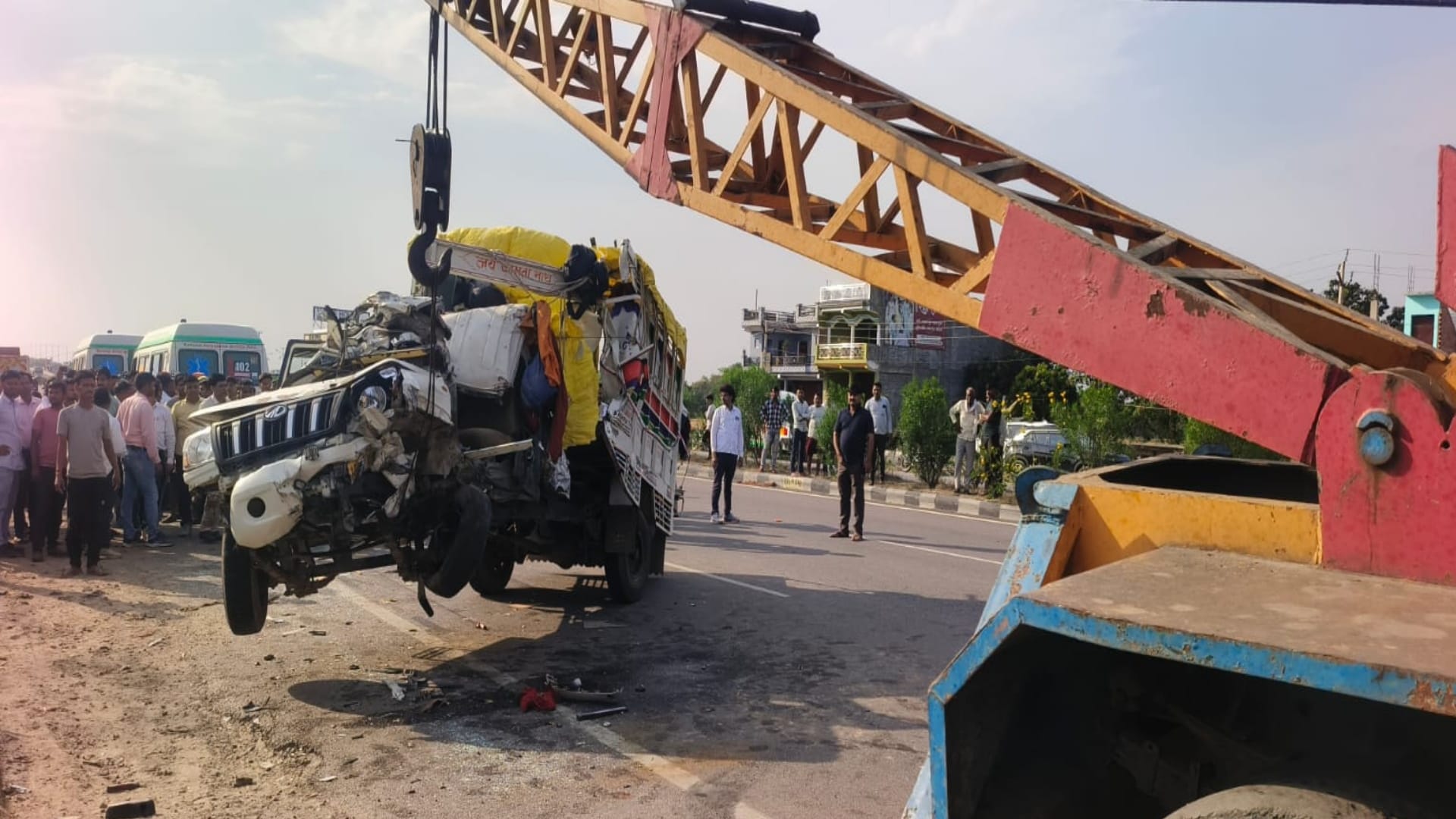 Kaushambi News: हाईवे किनारे खड़े ट्राला से भिड़ी पिकअप, सात की मौत, फतेहपुर से कड़ाधाम दर्शन के लिए आए थे लोग Kaushambi: Pickup collides with a trailer parked on the highway, seven killed