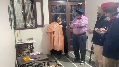 जालंधर के चीमा नगर में चोरी: साइकिल पर आया चोर, गैस सिलिंडर और नकदी लेकर हो गया फरार Thief Arrives on Bicycle in Jalandhar, Flees with Gas Cylinder