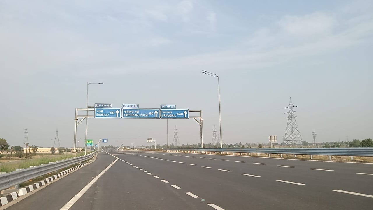 Ganga Expressway: फूड चेन से ढाबे, होटल और मोटेल तक, रेस्ट एरिया, ट्रॉमा सेंटर; एक्सप्रेस-वे पर ये खूबियां भी Ganga Expressway Country largest Greenfield From food chains to dhabas hotels and motels nine rest areas