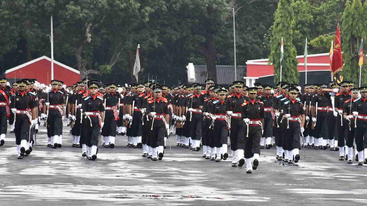 Dehradun IMA POP: तिरंगे की शपथ के साथ फर्ज का सफर हुआ शुरू, तस्वीरों में देखें देश के नए रणबांकुरों का जुनून Dehradun IMA POP 2026 Picture 515 Cadets Commissioned into Army First Ever Nine Women Officers Pass Out