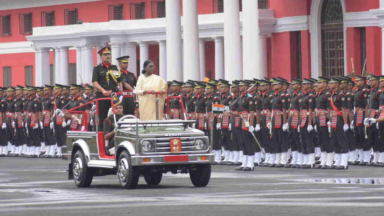 Dehradun IMA POP: तिरंगे की शपथ के साथ फर्ज का सफर हुआ शुरू, तस्वीरों में देखें देश के नए रणबांकुरों का जुनून Dehradun IMA POP 2026 Picture 515 Cadets Commissioned into Army First Ever Nine Women Officers Pass Out
