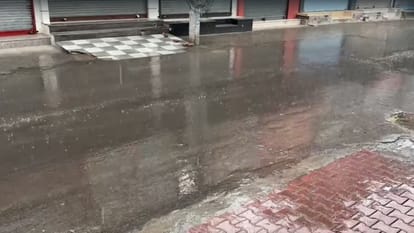 Punjab Weather: 17 जिलों में बारिश और तेज हवाओं का अलर्ट, सुनाम में झमाझम बरसात से मिली राहत Punjab Alert issued for rain strong winds in 17 districts today rainfall in Sunam