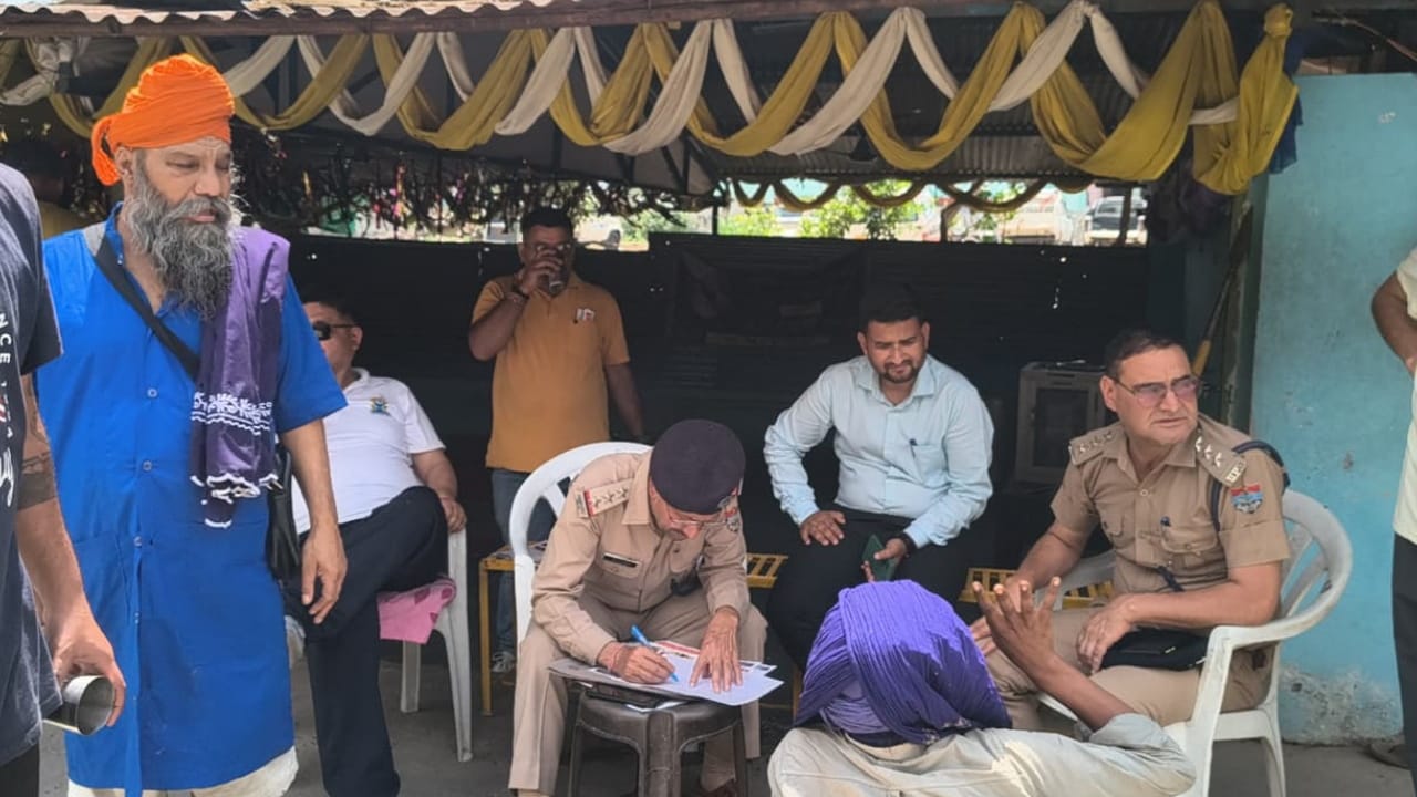 Nagarasu Gurdwara Clash: तीर्थयात्री बनकर आए फिर बन गए संकट का कारण, नगरासू में क्यों बिगड़े हालात, कई सवाल Nagarasu Gurdwara Dispute Pilgrims Arrive for Hemkund Sahib Yatra Tensions Erupt Later Nihangs rudraprayag