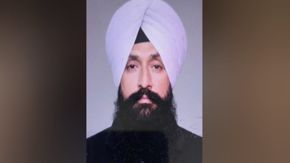 'एसआईआर ड्यूटी से परेशान हूं': गुरदासपुर के सरकारी टीचर ने साथी को लगाया फोन, नहर में कूदा Teacher upset with SIR duty jumps into canal in Punjab Gurdaspur