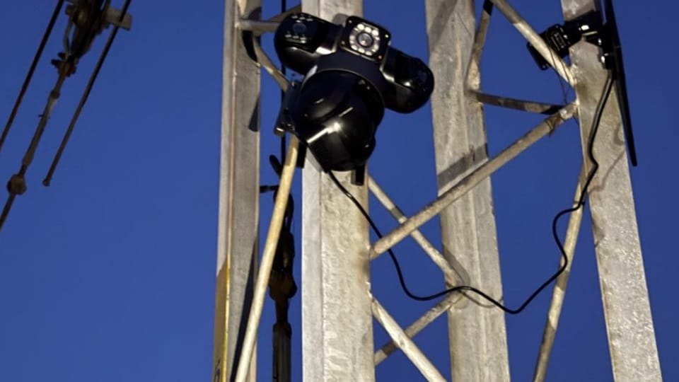 Amritsar: रेलवे ट्रैक के ओएचई पोल पर मिला CCTV कैमरा, एजेंसियां जांच में जुटीं; कई बार मिल चुकी धमकियां। CCTV camera found on Overhead Electric pole near railway track on Amritsar-Manawala railway section