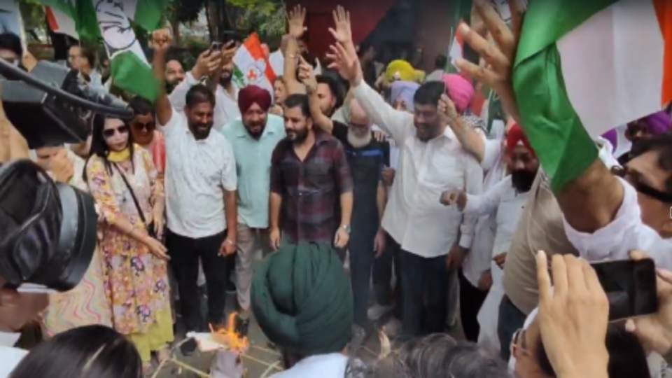Congress protests over the Gulzar Singh suicide case