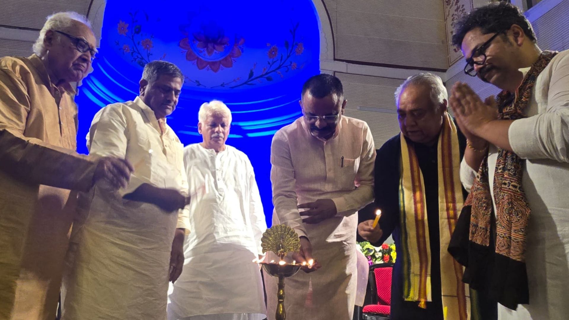 Kashika Gen Z witnesses Ram Ki Shakti-Puja celebration of melody and color photos of dance-drama