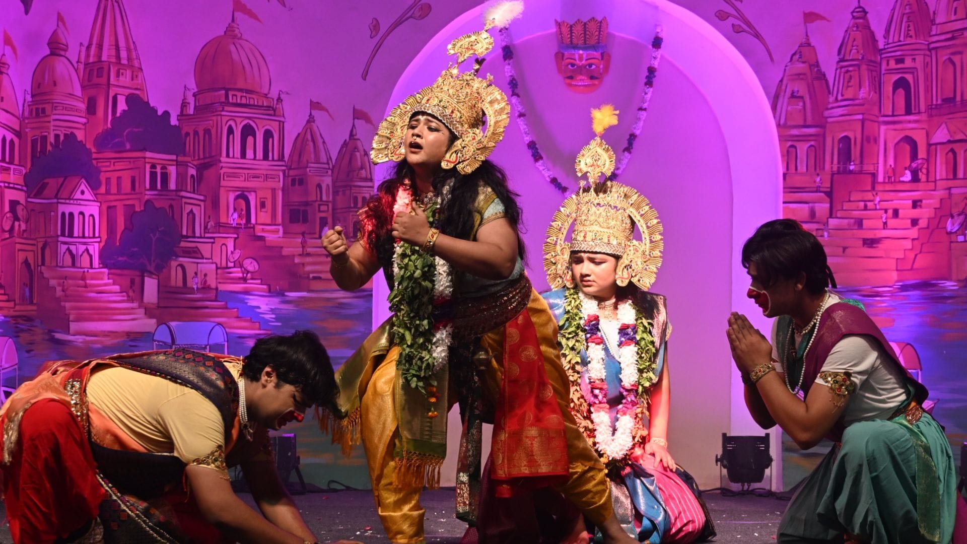 Kashika Gen Z witnesses Ram Ki Shakti-Puja celebration of melody and color photos of dance-drama