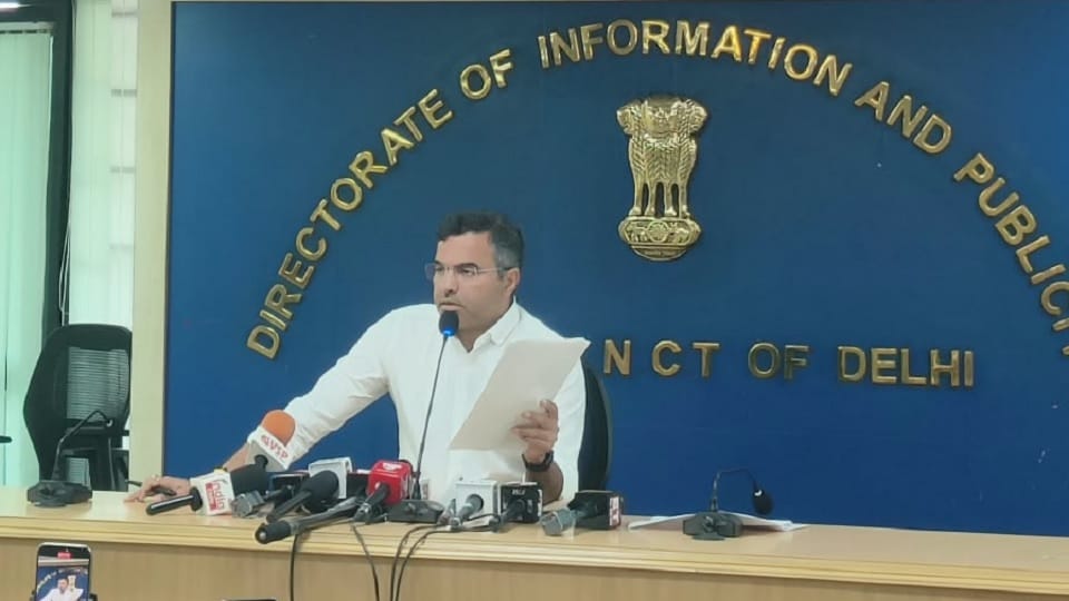 PWD Minister Parvesh Verma attacked the Aam Aadmi Party over the Barapullah Phase-3 corridor