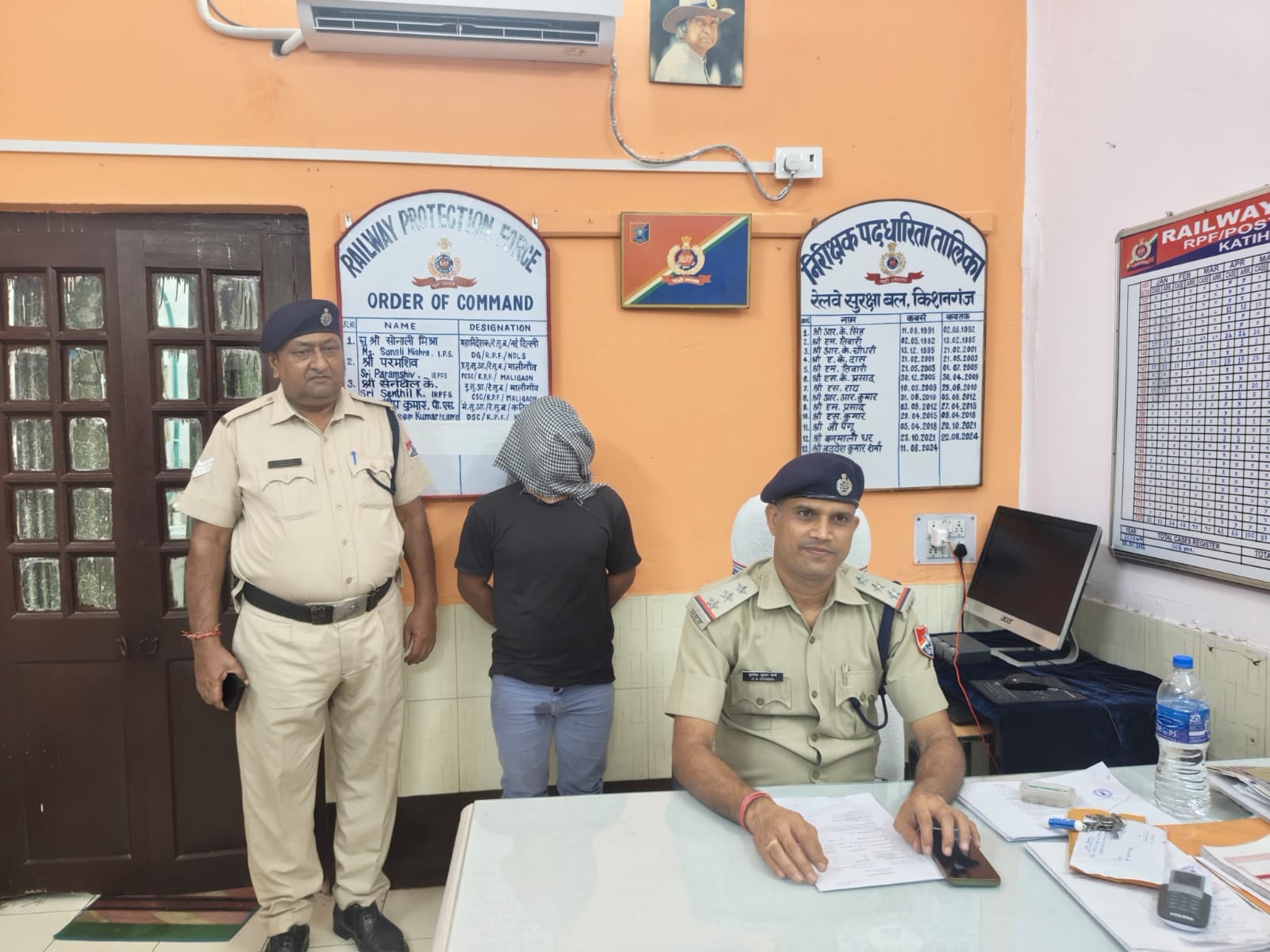 आरपीएफ की टीम ने रेल पुलिस की मदद से आरोपी को गिरफ्तार कर लिया।