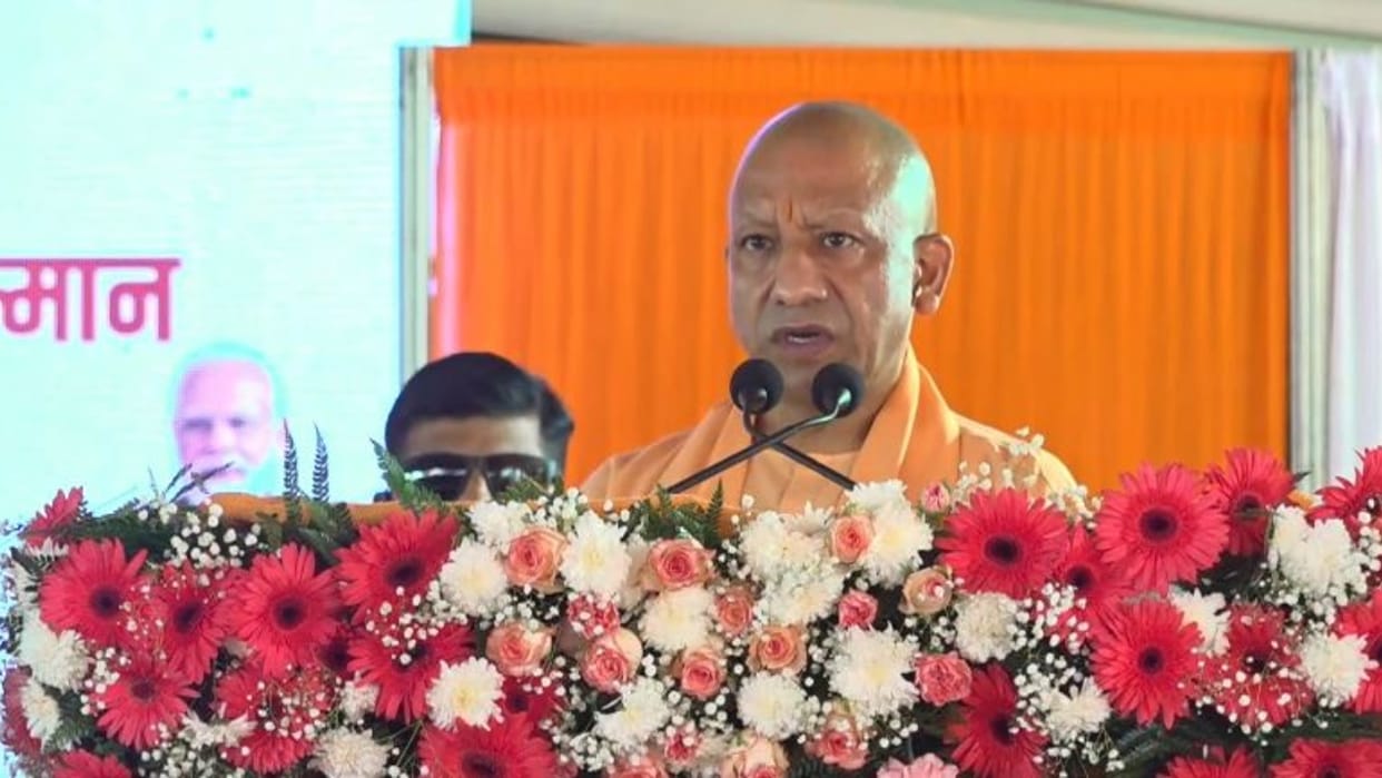 यूपी: बरेली में सीएम योगी बोले- यूपी में सुरक्षा का माहौल, उपद्रव भूले लोग, पहले जो रहनुमा थे, वही चोर थे cm yogi bareilly visit gram prahari salary increase 3500 rupees