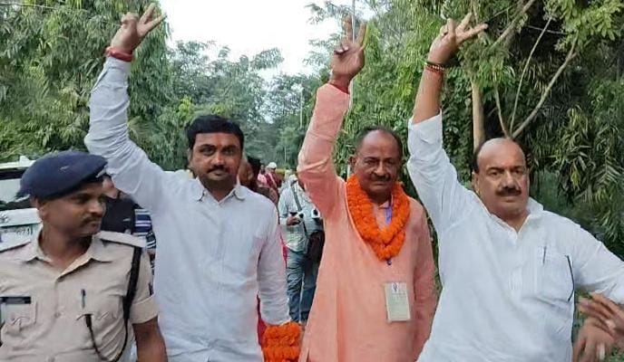 एनडीए के घटक दल भाजपा के उम्मीदवार नरेंद्र प्रसाद सिंह ने जीत दर्ज की।