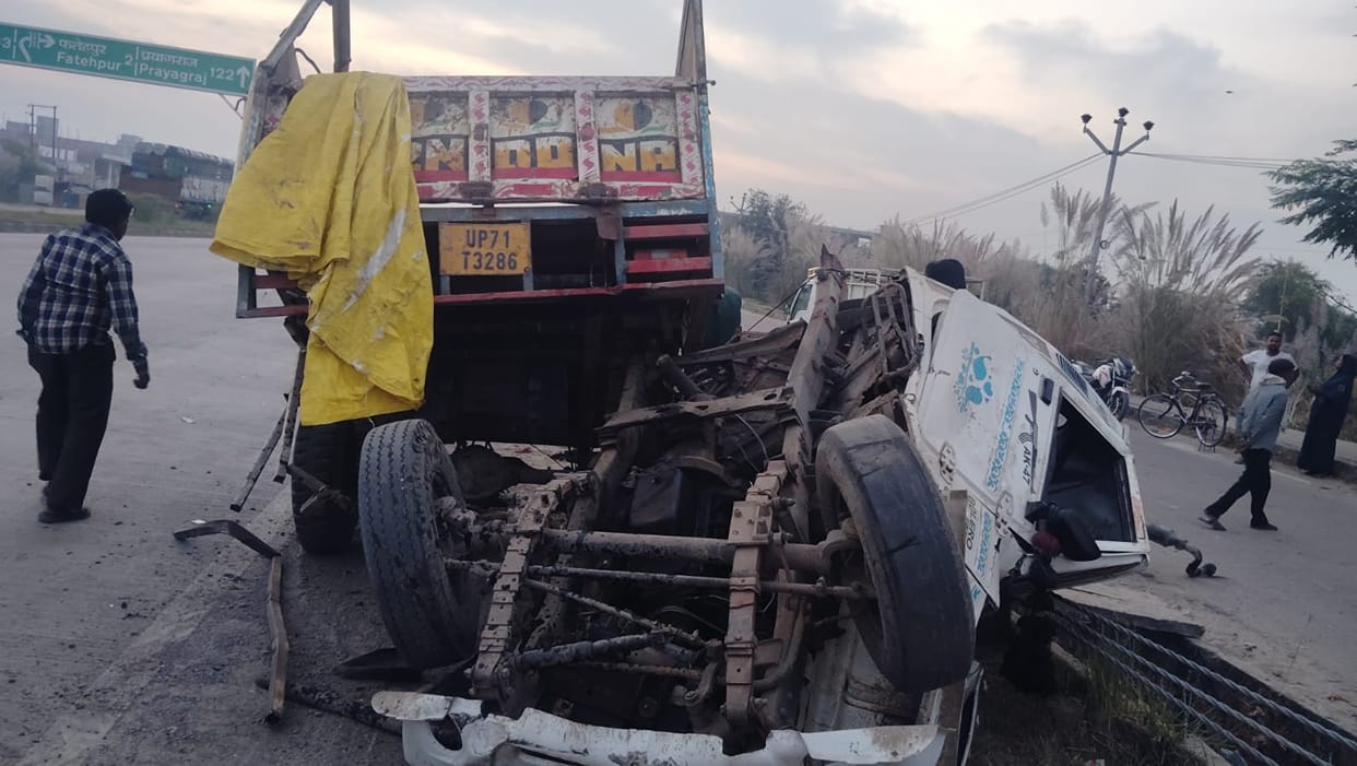 Fatehpur Accident violent collision between truck and  pickup truck two dead and seven injured