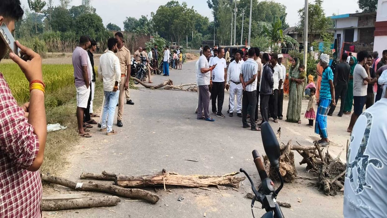 Youth Dies After Being Attacked with Pickaxe Handle Road Blocked for 2.5 Hours
