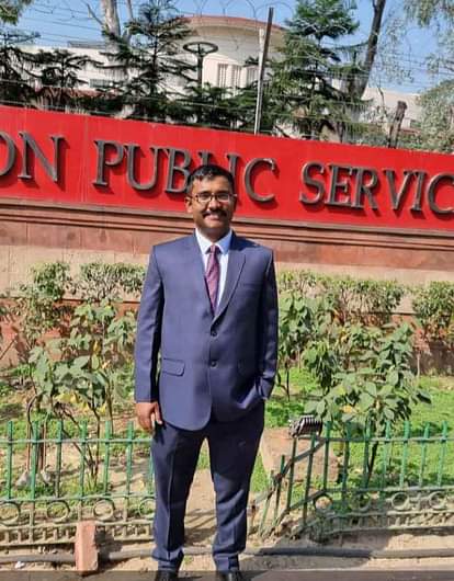 UPSC Result: सिविल सेवा में ऋषि राज ने लहराया परचम, लखनऊ में डिप्टी जेलर के पद पर अभी हैं तैनात rishiraj got 636 rank in civil services UPSC 2022