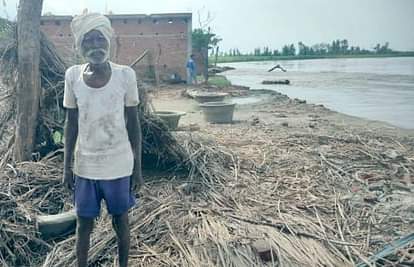 शारदा का कहर: लखीमपुर खीरी में नयापुरवा गांव का अस्तित्व मिटने की कगार पर, नदी में समाए कई घर many houses collapse due to sharda river erosion in lakhimpur kheri