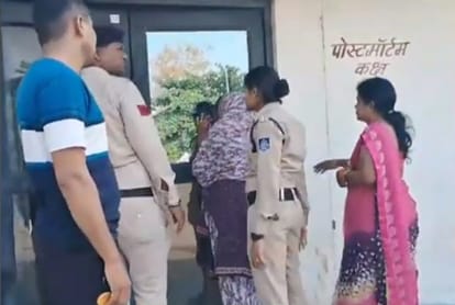 Burhanpur News: Class 11 student suffers cardiac attack, family accuses hospital management of negligence