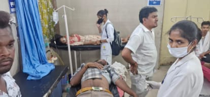 Damoh News When the pots were not sold at a lower rate accused beat up the couple