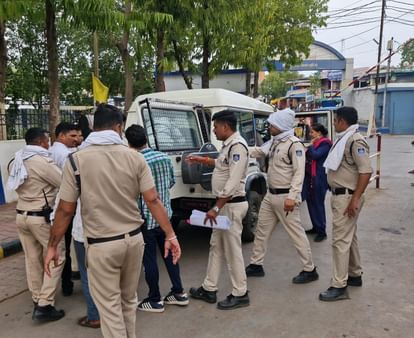 Damoh: दमोह रेलवे स्टेशन के पास पुलिस ने जब्त किया 26 किलो गांजा, 6 आरोपी गिरफ्तार Police seized 26 kg ganja near Damoh railway station