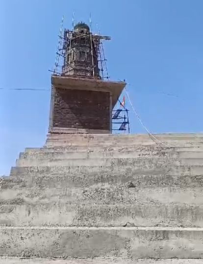 Ujjain News: महिला ने पति-बेटे की याद में 50 लाख रुपये से क्षिप्रा नदी पर बना दिया घाट, अफसरों को पता ही नहीं ujjain news : The CM told the officials that the ghat was built on government land in Ninora