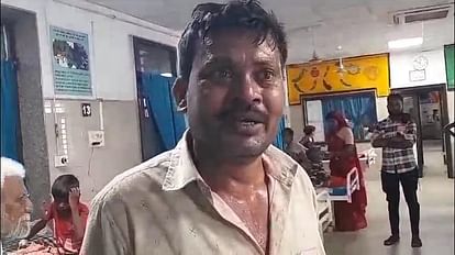 Damoh: सर्पदंश से मां की मौत का सदमा नहीं झेल पाई बेटी, अस्पताल में मौत, परिजनों ने लगाए लापरवाही के आरोप Mother's death due to snake bite, daughter could not bear the shock, died in the hospital on the second day