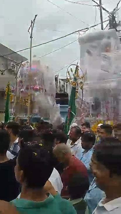 MP News: उज्जैन में मोहर्रम के जुलूस में दिखा अनोखा नजारा, गूंजा- जय हनुमान ज्ञान गुन सागर... The echoing voice in the Moharram procession was Jai Hanuman Gyan Gun Sagar….
