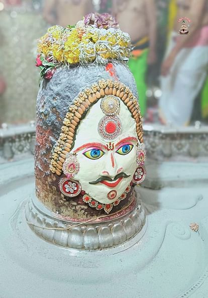 Ujjain Mahakal: 40 thousand devotees visited Baba Mahakal during the Bhasmaarti in Sawan