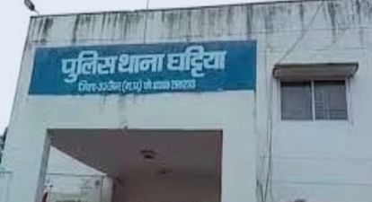 Ujjain News: उज्जैन में मॉडल स्कूल की बाउंड्री वॉल के पास वृद्ध किसान फांसी पर झूला, शराब की लत थी Old farmer hanged himself near the boundary of Model School