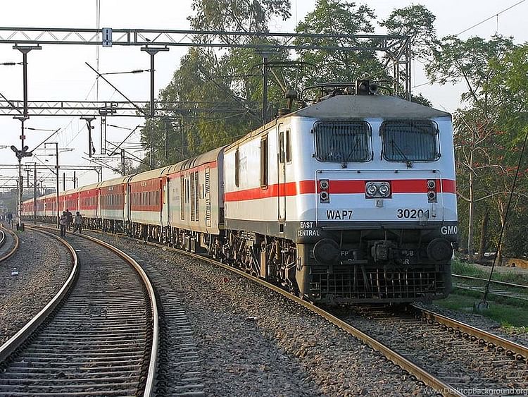 यूपी – UP News: रफ्तार से दौड़ रही थी ट्रेन, अचानक इंजन पर फंसी पेड़ की डाल; यूं नाकाम हुई डिरेल करने की साजिश – INA यूपी – UP News: रफ्तार से दौड़ रही थी ट्रेन, अचानक इंजन पर फंसी पेड़ की डाल; यूं नाकाम हुई डिरेल करने की साजिश – INA
