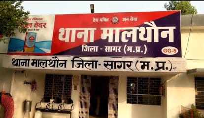 Cattle were being taken to Kerala in a container from Etawah UP: Police caught the container on the highway