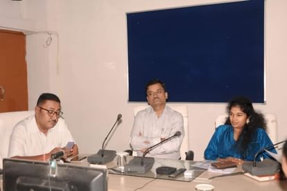 MP: नवदुर्गा व दशहरा को लेकर शांति समिति की बैठक आयोजित, सौहार्दपूर्ण वातावरण में त्योहार मनाने की बात कही गई Appeal of District Peace Committee to celebrate the festival of Navdurga and Dussehra with enthusiasm