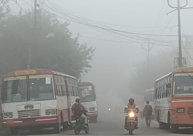 खबर शहर , UP News: कोहरे में रोडवेज बसों को दुर्घटना से बचाएगा 'यू', चालक और परिचालकों को दिया जा रहा प्रशिक्षण – INA खबर शहर , UP News: कोहरे में रोडवेज बसों को दुर्घटना से बचाएगा 'यू', चालक और परिचालकों को दिया जा रहा प्रशिक्षण – INA