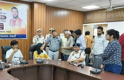 Rewari News: जोहड़ में गंदा पानी की शिकायत पर कार्रवाई के निर्देश Instructions for action on complaint of dirty water in Johar